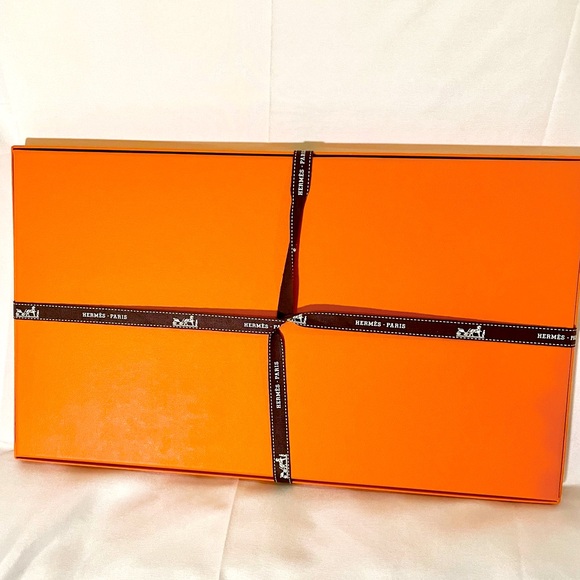 Hermes Scarf Box with Hermes Ribbon - Picture 2 of 6